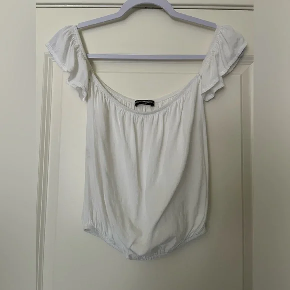 Brandy Melville Off The Shoulder Beccah Crop Top White One Size - Picture 2 of 5